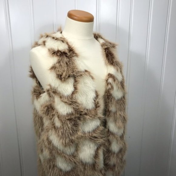 Neutral Faux fur vest - Picture 3 of 16